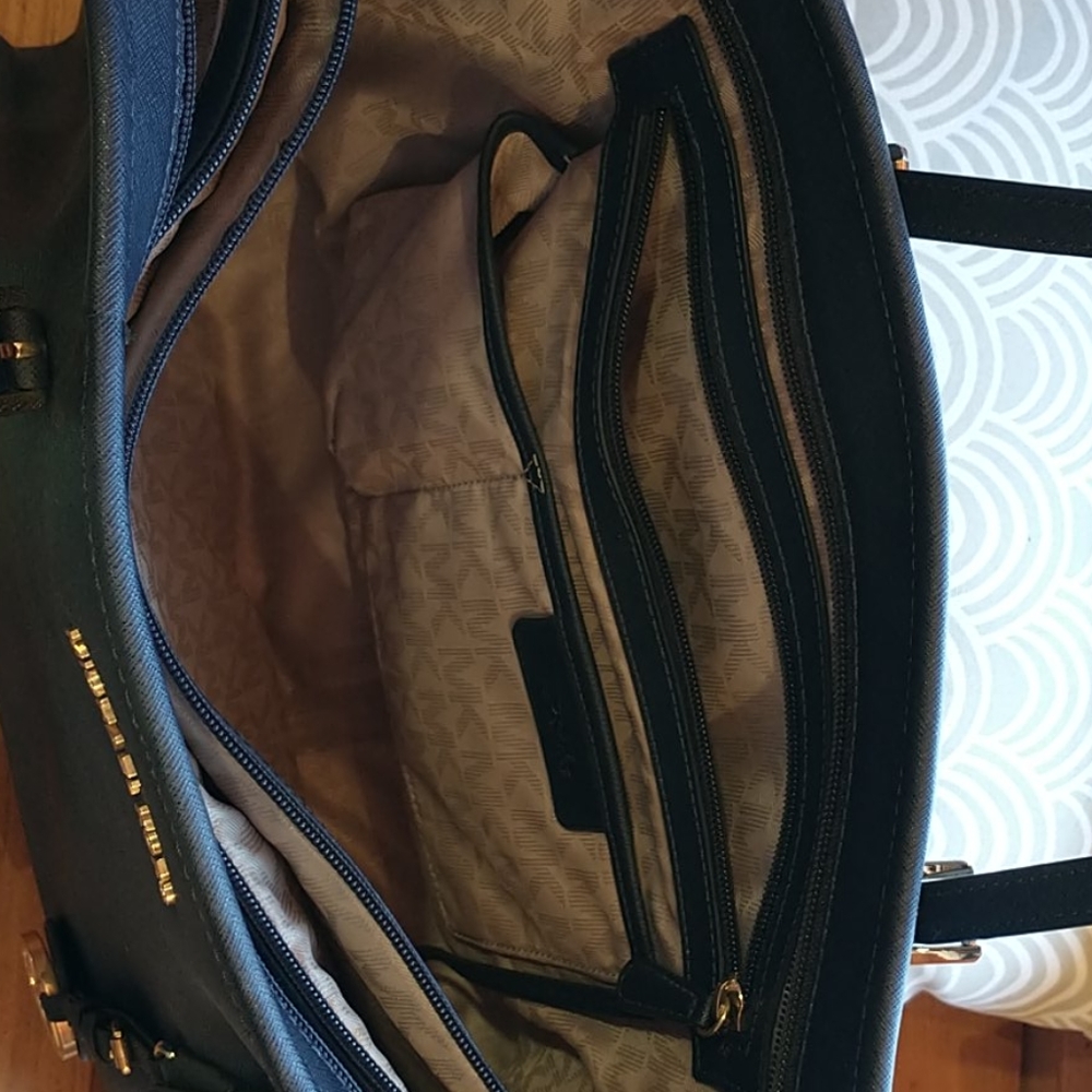 Michael kors laptop bag / purse - Picture 2 of 7